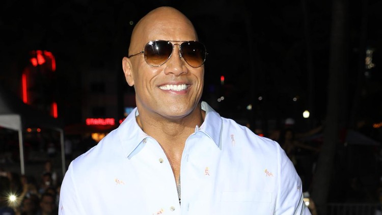 Begini jadinya, Bun, kalau Dwayne 'The Rock' Johnson minta dipuji anaknya yang masih bayi?