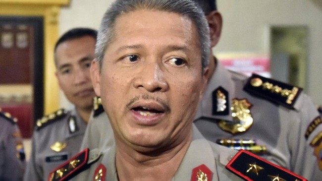TNI dan Polri disebut bakal memberikan hadiah kepada masyarakat yang berhasil menangkap tangan para pelaku pembakaran.