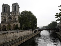 Horor Banget! Turis Cewek Diperkosa di Seberang Katedral Notre Dame