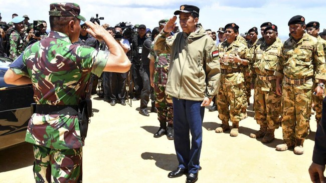 Jokowi mengatakan TNI sudah mendapatkan kepercayaan dari masyarakat. Jangan sampai kepercayaan itu dirusak lewat hal yang sebenarnya bisa dikendalikan.
