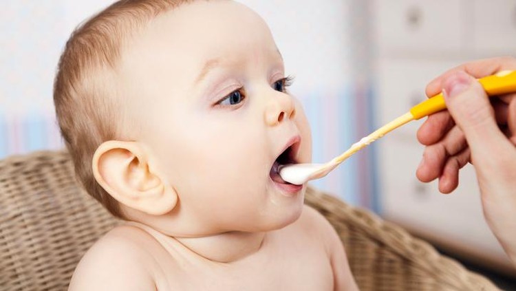 Nutrisi, stimulasi, dan perawatan kulit bayi penting untuk diperhatikan dalam 1.000 hari pertama kehidupan anak.