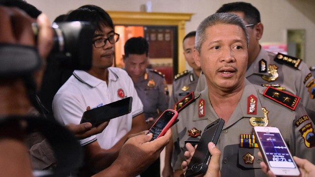 Polisi tidak mengizinkan massa untuk menggelar aksi solidaritas Rohingya di kawasan Candi Borobudur, Magelang, Jawa Tengah.