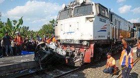 Truk Terseret KA Lodaya di Sleman, 6 Perjalanan Kereta Api Terlambat