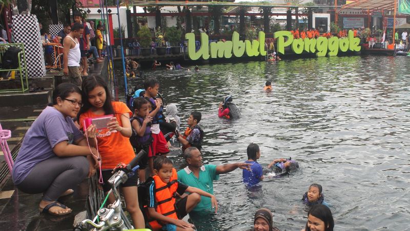 Kementerian Desa, Pembangunan Daerah Tertinggal dan Transmigrasi berkomitmen mengembangkan potensi 1.902 desa wisata.