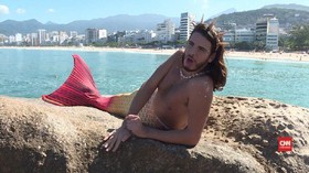 'Putra Duyung' Brasil Arungi Ombak Ipanema