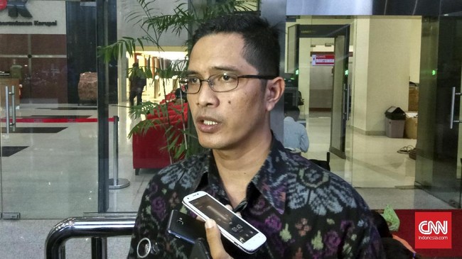 Komisi Pemberantasan Korupsi menyatakan kecewa dengan sejumlah fraksi di DPR yang berubah sikap dan ikut terlibat dalam panitia khusus angket terhadap KPK.