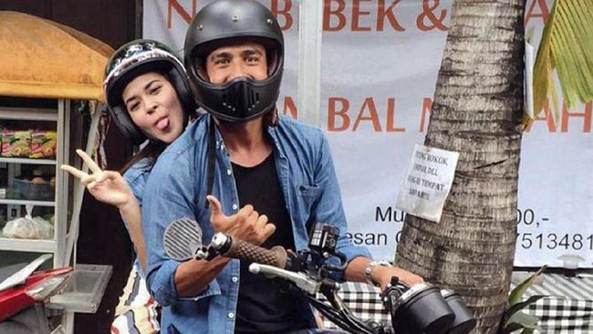 Musisi Raisa Andriana turut mengomentari video yang membuat seorang pemungut sampah mirip suaminya, Hamish Daud, yang viral di media sosial.