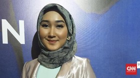 Inspirasi Kerudung 'Print Scarf' Ramadan Ala Dian Pelangi