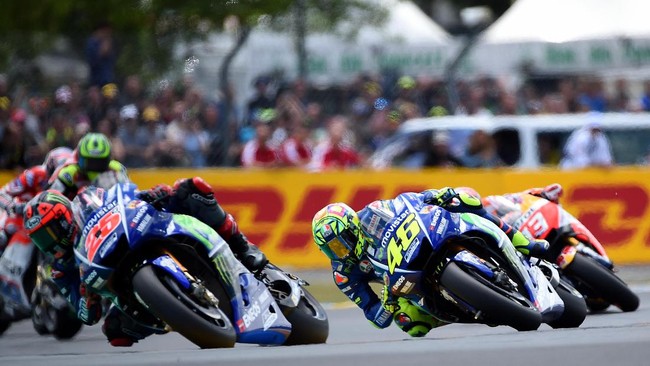 Maverick Vinales mengakui telah menyontek setelan motor Valentino Rossi di Sirkuit Brno sehingga berhasil meraih podium di GP Republik Ceko.