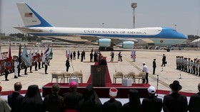 Air Force One akan Dipasangi Kulkas Baru Senilai Rp307 Miliar