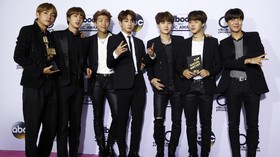 BTS dan Backstreet Boys Kumpul di Belakang Panggung BBMAs