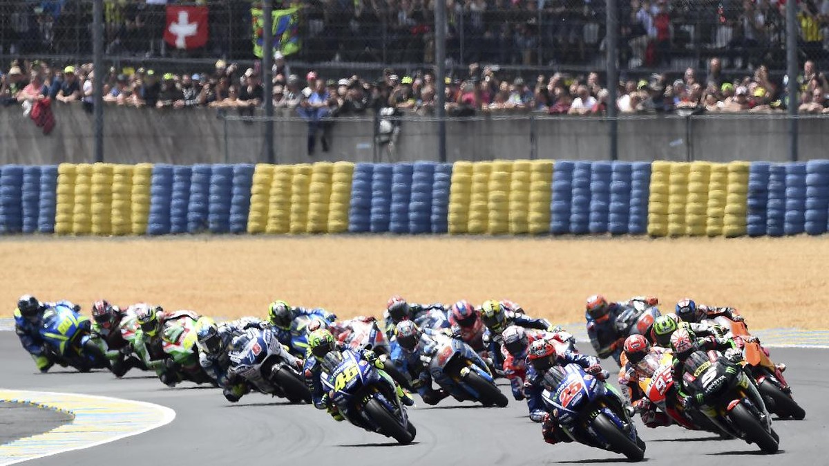 FOTO: Rossi dan Marquez Merana, Vinales Gembira