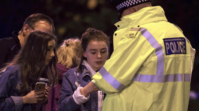 KBRI Inggris di London membenarkan bahwa tiga warga Indonesia berada di Manchester Arena saat ledakan bom mengguncang konser Ariana Grande pada Senin malam.