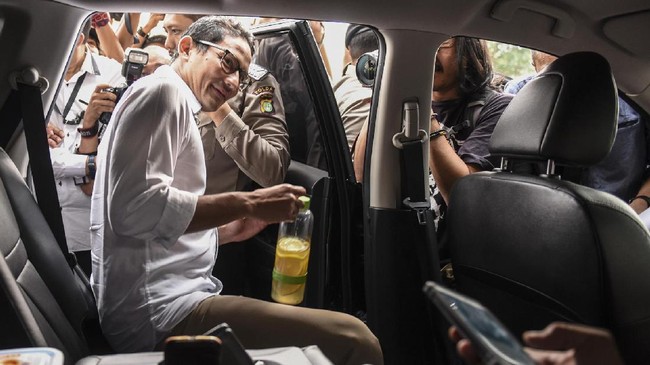 Saat bertemu dalam open house kemarin, SBY menurut Sandi juga yakin dirinya dan Anies bisa mewujudkan janji kampanye di DKI Jakarta.