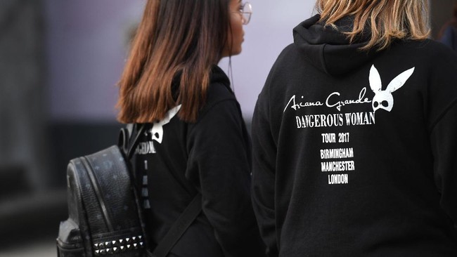Dua orang WNI yang berada di Manchester Arena, lokasi Konser Ariana Grande saat insiden bom bunuh diri terjadi, dipastikan selamat.