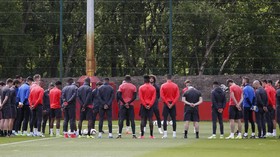 Kemeriahan Final MU vs Ajax Dikurangi