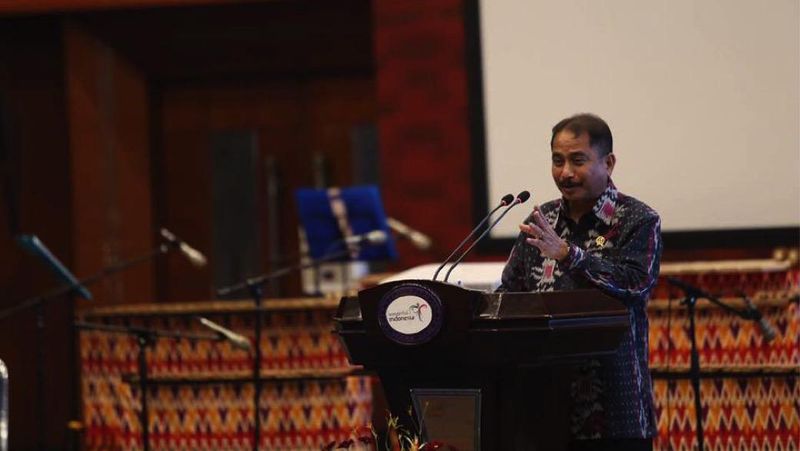 Dalam semalam, Menteri Pariwisata (Menpar) Arief Yahya berhasil memborong dua penghargaan (award) sekaligus.