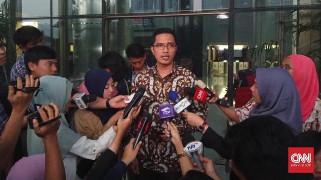 KPK menyatakan telah memiliki bukti berupa rekening koran bank dan keterangan saksi terkait dugaan aliran dana Rp600 juta ke rekening Amien Rais.