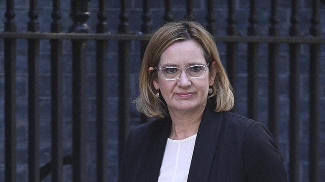 Menteri Dalam Negeri Inggris, Amber Rudd, menyebut serangan teror di Manchester kemungkinan besar bukanlah pekerjaan satu orang.