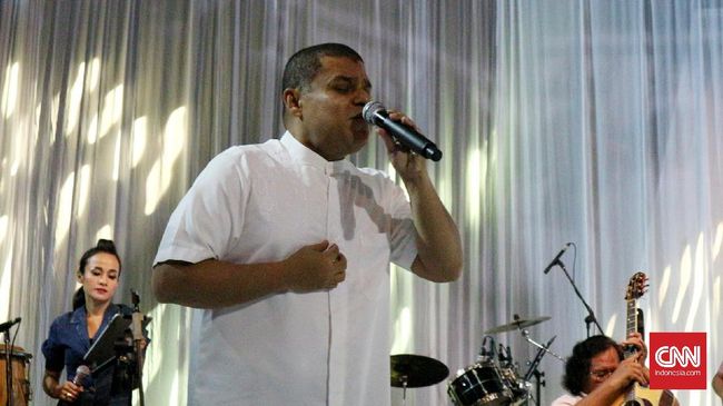 Pada 18 tahun lalu, duet Hadad Alwi dan Sulis jadi fenomena melalui 'Cinta Rasul'. Meski tidak lagi sejaya dahulu, keduanya masih berjuang untuk 'Cinta Rasul'.