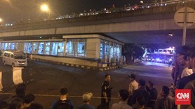 Warga Padati Lokasi Ledakan Kampung Melayu