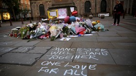 Warga Bersatu Lawan Terorisme lewat 'We Love Manchester'