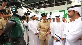Polisi Robot ala Robocop Mulai Patroli di Dubai