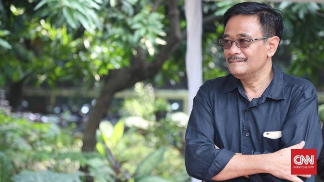 Usai menjemput Barack Obama di Bandara Halim Perdanakusuma, Jumat (30/6), Gubernur DKI Jakarta Djarot Saiful Hidayat langsung menyambangi Ahok di Mako Brimob.