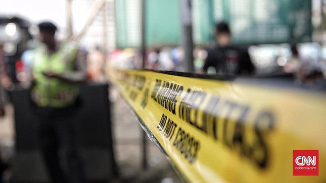 Lantaran depresi akibat penyakitnya, Rh (31), disebut ingin mati di tangan senjata aparat dengan jalan menyerang Polsek Metro Penjaringan, Jumat (9/11).