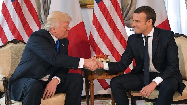 Presiden AS, Donald Trump, dilaporkan berbincang dengan Presiden Prancis, Emmanuel Macron, untuk membahas pelanggaran kesepakatan nuklir oleh Iran.