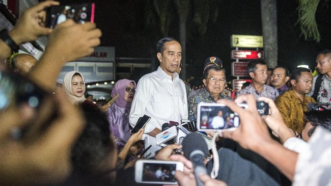 Berbicara di acara Kajian Ramadan 1438 Hijriah Muhammadiyah Jawa Timur di Malang, Jokowi kembali menyikapi isu kebangkitan komunis di Indonesia.