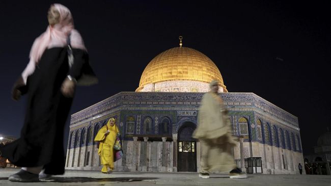 Setiap tahunnya, umat muslim selalu dihadapkan dengan pilihan tanggal pertama untuk mulai menjalankan ibadah puasa. KH Maman Imanul Haq berbagi pandangannya.