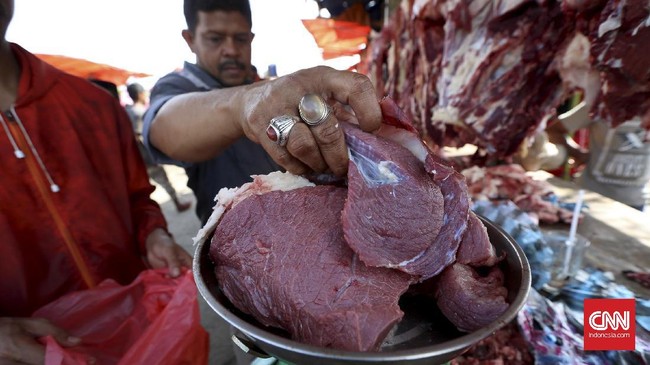 Pengusaha restoran menjerit karena harga daging sapi naik hingga 15 persen di tengah pembatasan sosial operasional bisnis mereka akibat pandemi covid-19.