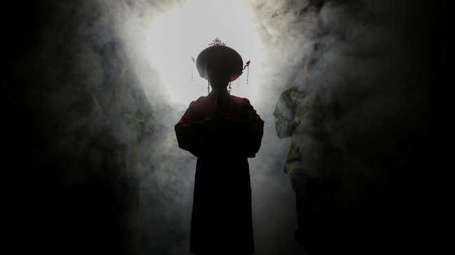 Menyerahkan Raga pada Dewa di Ritual Mistik Hau Dong