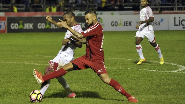 Semen Padang dan Perseru Serui akan menjalani laga penentuan zona degradasi pada pekan terakhir Liga 1. Perseru dan Semen Padang hanya terpaut dua poin.