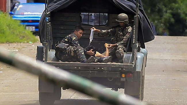 Lima jasad tanpa kepala ditemukan di Marawi, Filipina, di mana pertempuran antara militer dan kelompok militan Maute terus berkecamuk selama sebulan belakangan.