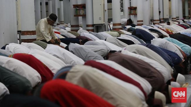 Masjid Agung Di Tengah Kota Katolik Roma