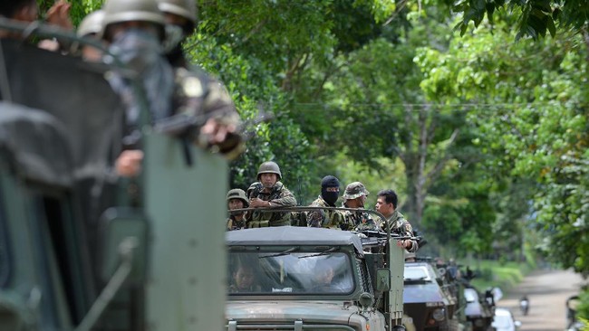 Militer Filipina berhasil membebaskan seorang warga Indonesia yang disandera kelompok Abu Sayyaf, Muhammad Farhan, pada Rabu (15/1).