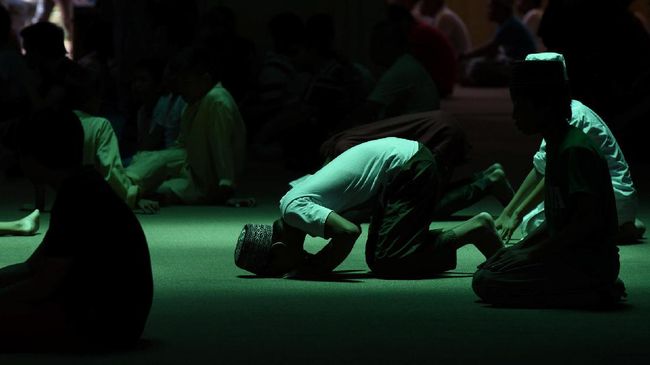 Menjalankan ibadah menjadi urusan pribadi yang jarang diumbar penghuni Swedia. Lalu bagaimana cara penulis meminta izin untuk salat?