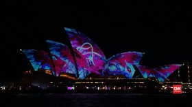 Sydney Kembali Bermandikan Cahaya