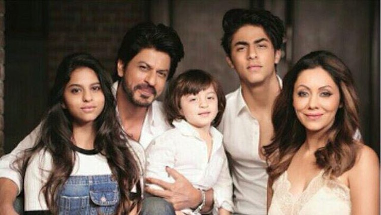 Suhana Khan Suhana Khan, putri dari Shah Rukh Khan dan Gauri