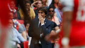 Conte Kecewa atas Keputusan Wasit Laga Final FA