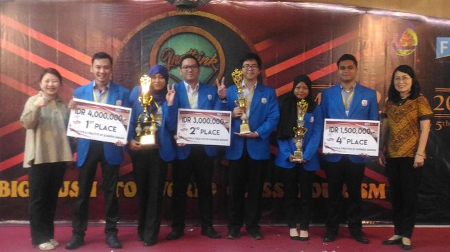 President University menjadi pemenang pertama, kedua dan keempat dalam lomba karya tulis ilmiah nasional yang berlangsung pada 26 Mei lalu.