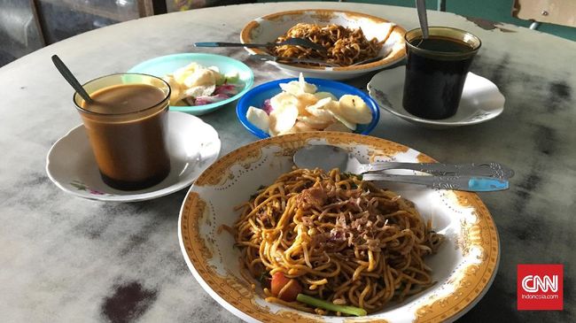 Banda Aceh mengusulkan kuliner unggulannya seperti mi dan kopi Aceh, ayam tangkap, kuah beulangong, timpan, asoe kaya (srikaya), dan roti cane.
