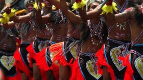 Festival Danau Sentani 2017 Tampilkan Atraksi Suku Papua