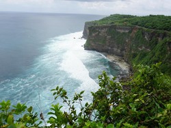 Sejarah Uluwatu Jadi Surga Surfing Dunia, Ternyata Berawal dari Film