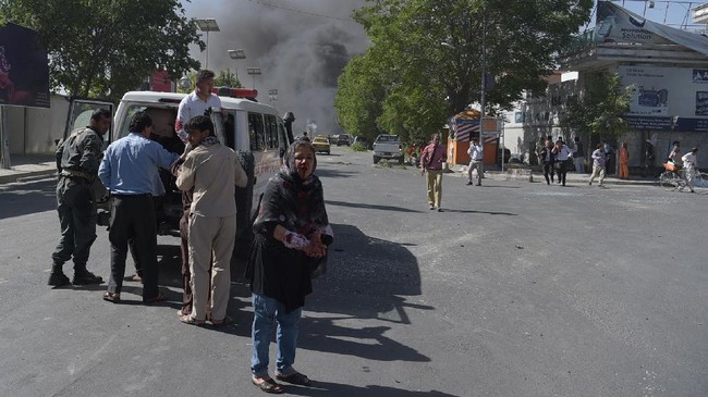 Sebanyak delapan orang tewas akibat serangan mortir yang menghantam wilayah padat penduduk di Ibu Kota Kabul, Afghanistan, pada Sabtu (21/11).