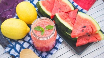 JUS DIET DENGAN TOMAT HINGGA DAUN KENIKIR