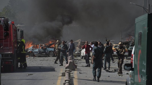 Jumlah korban ledakan bom mobil di Kabul terus bertambah sementara korban kini mencapai 90 tewas dan ratusan luka-luka