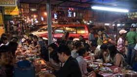 Wisman Ikut Ngabuburit di Kenduri Ramadan Batam